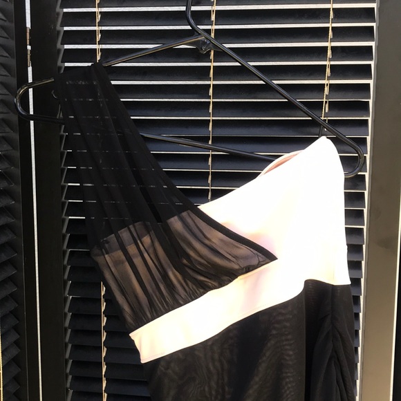 Black and white dress one shoulder mesh - Picture 5 of 5